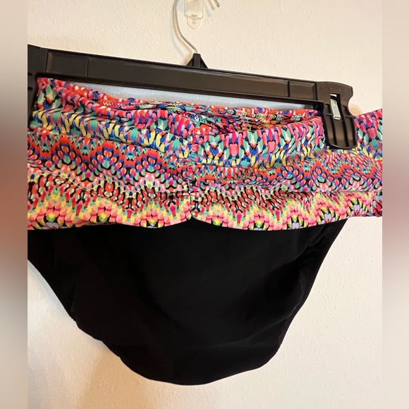 New Colorful Bikini 👙 bottom. - Picture 6 of 8